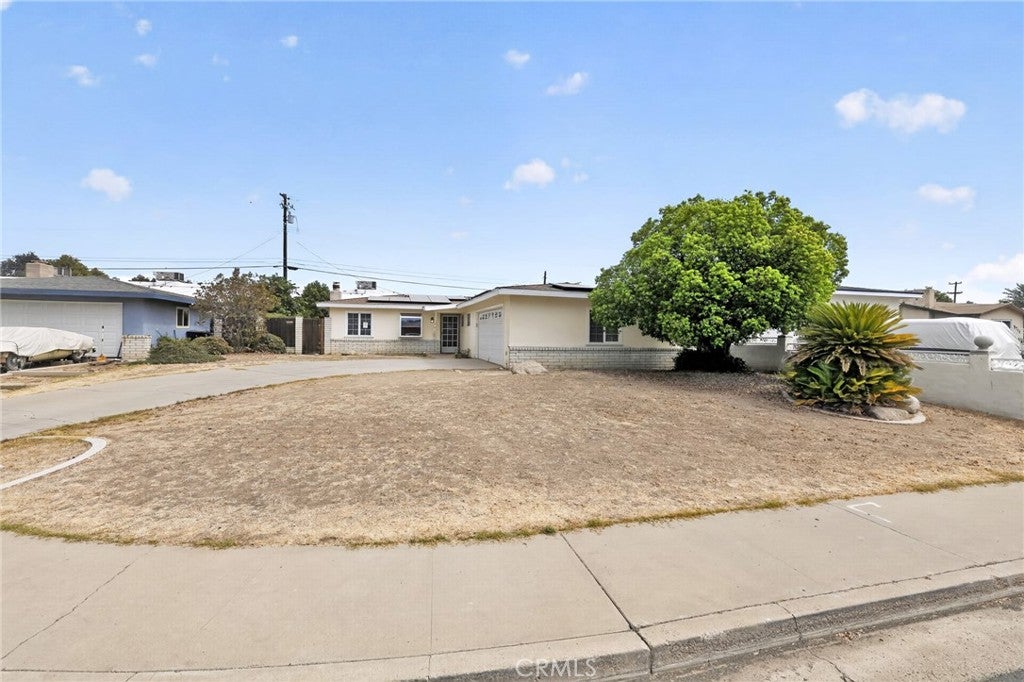 3804 Laverne