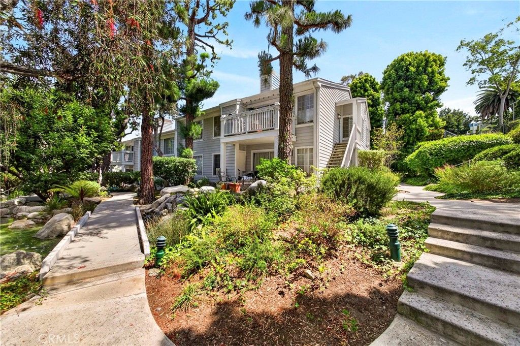 Photo of 1272 W Park Western Dr #98, San Pedro, CA 90732 (MLS # SB26095355)