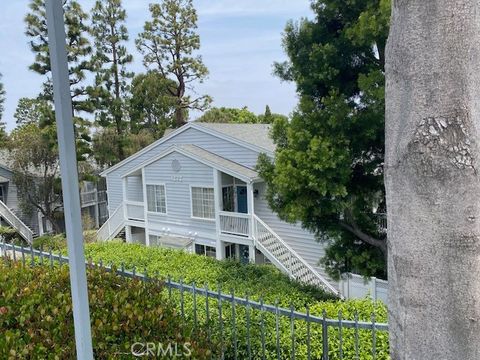 Photo of 1272 W Park Western Dr #98, San Pedro, CA 90732 (MLS # SB26095355)