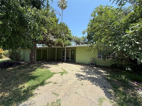 Photo of 7704 Calvin AVE, Reseda, CA 91335 (MLS # SR26111930)
