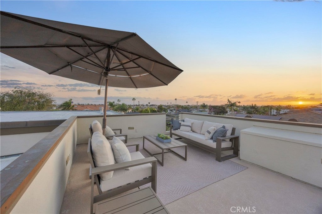 1205 Crestview