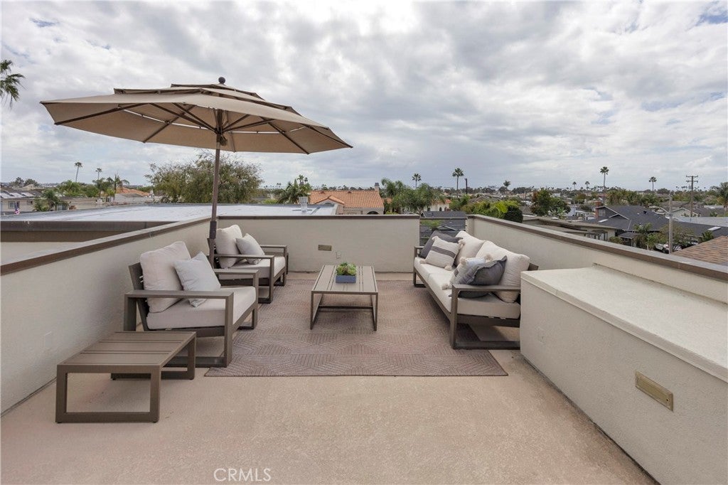 1205 Crestview