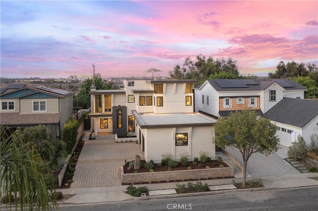 1205 Crestview
