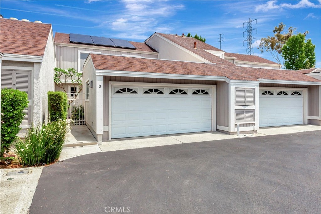 3 Holly Hill Lane