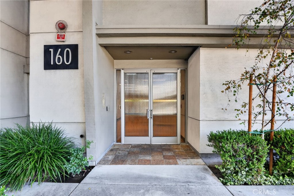 160 S Hudson Avenue 111