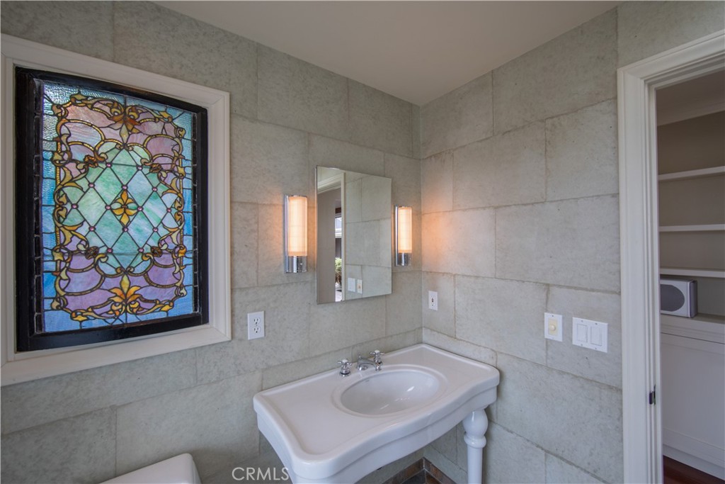 1289 Skyline Drive, Laguna Beach CA 92651 - Photo 48