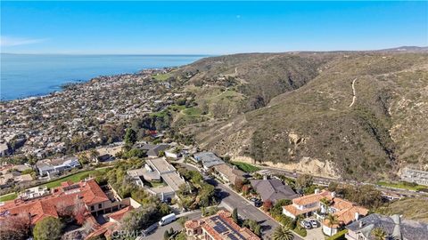 Tiny photo for 1289 Skyline Drive, Laguna Beach, CA 92651 (MLS # OC25274509)