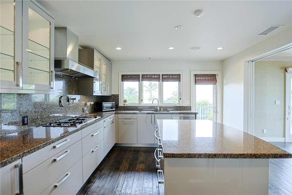 1289 Skyline Drive, Laguna Beach CA 92651 - Photo 20