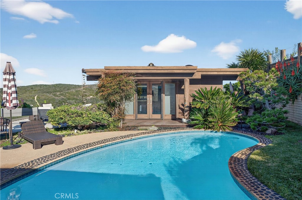 1289 Skyline Drive, Laguna Beach CA 92651 - Photo 37