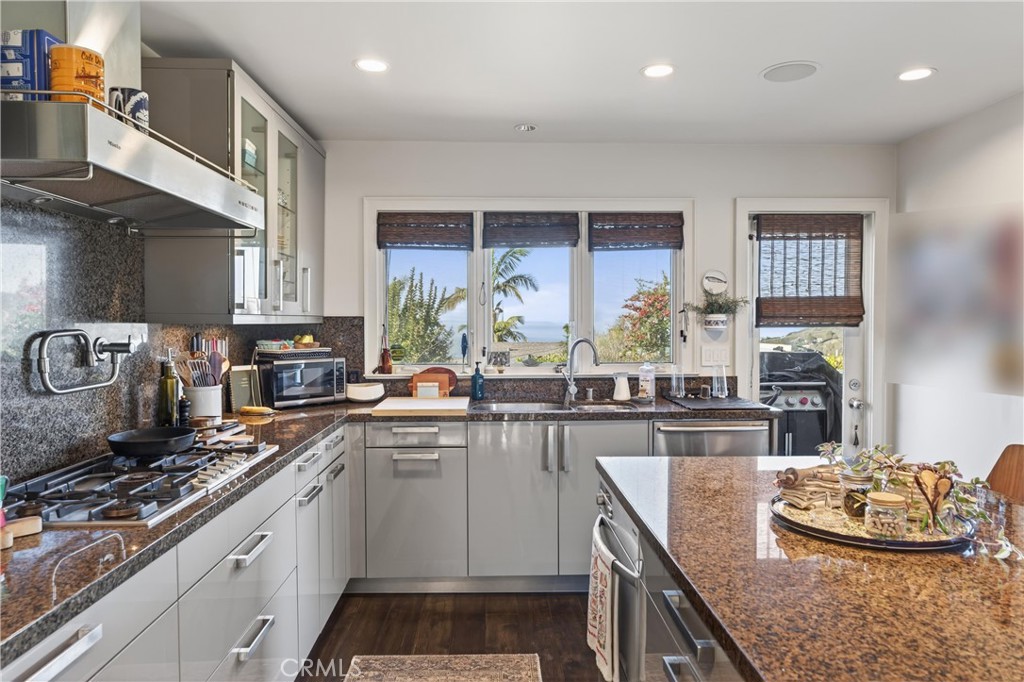 1289 Skyline Drive, Laguna Beach CA 92651 - Photo 16