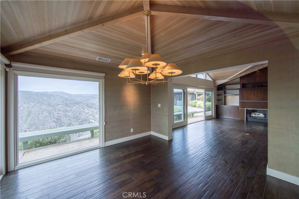 1289 Skyline Drive