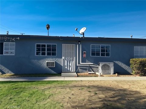 Photo of 1365 Villa Street, Riverside, CA 92507 (MLS # IV25206750) Photo of 1365 Villa Street, Riverside, CA 92507 (MLS # IV25206750)