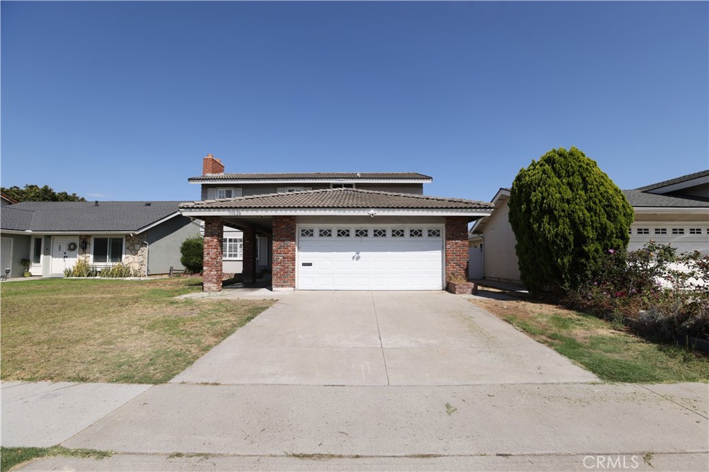 Location, location, location! Walking distance to gym, supermarket, restaurants and shops. Award winning ABC school district. Newly renovated with great floor plan and spacious master bedroom. Large backyard with open patio. Easy freeway access. Listing agent has ownership in property.