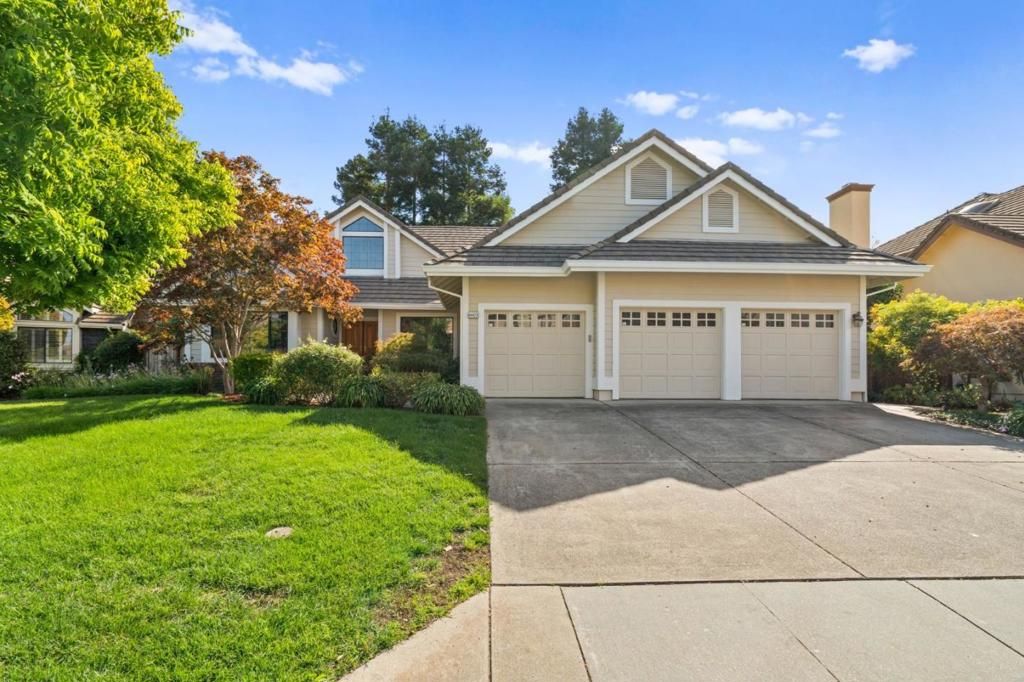 Photo of 44423 View Point Circle, Fremont, CA 94539 (MLS # ML82025359)