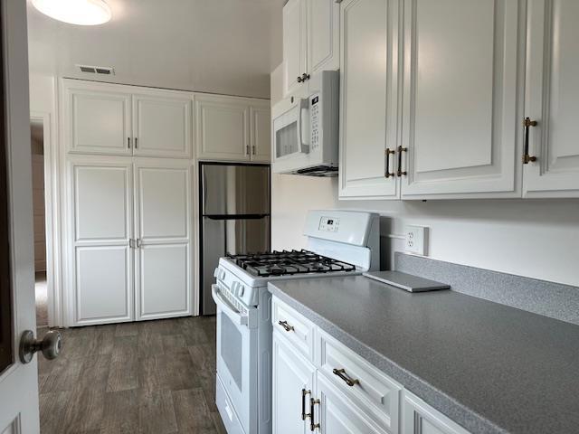Properties 2 2650 Fleetwood Drive