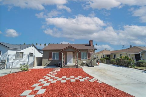 Photo of 204 Elm St #A, Alhambra, CA 91801 (MLS # CV25243389) Photo of 204 Elm St #A, Alhambra, CA 91801 (MLS # CV25243389)