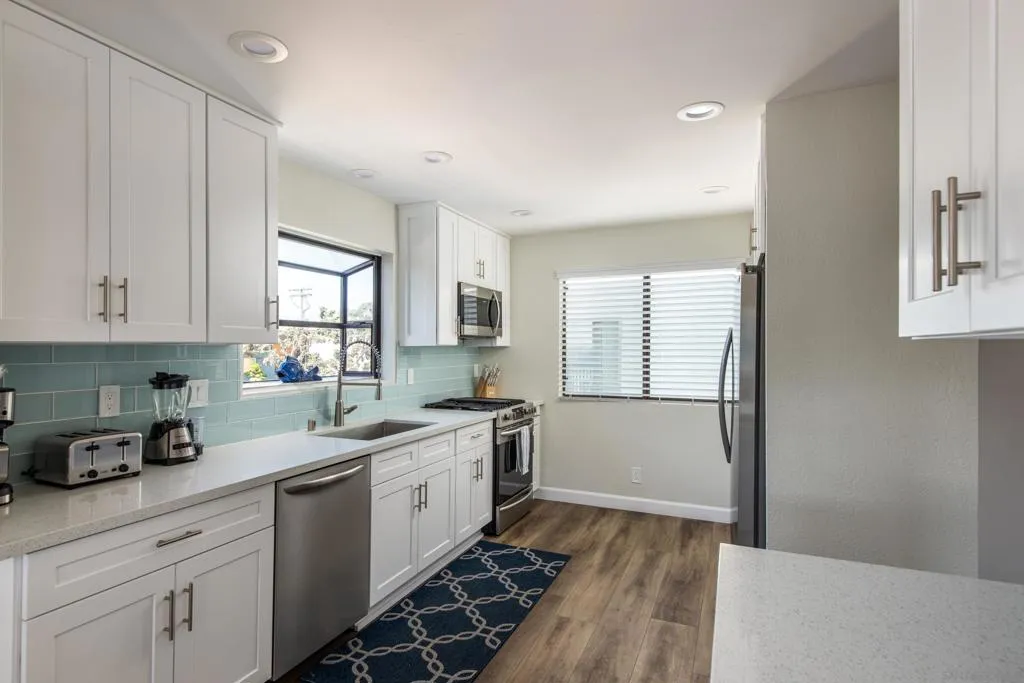 San Diego, California 92109, United States, 3 Bedrooms Bedrooms, ,4 BathroomsBathrooms,Residential,Active,131690