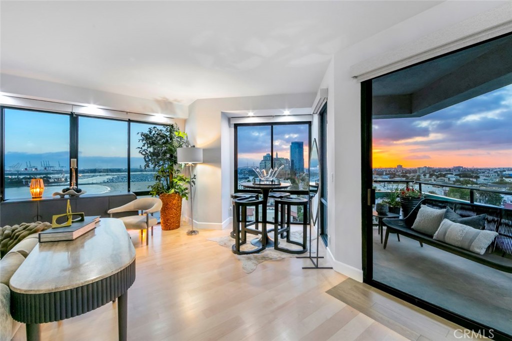 1310 E Ocean Boulevard 1007