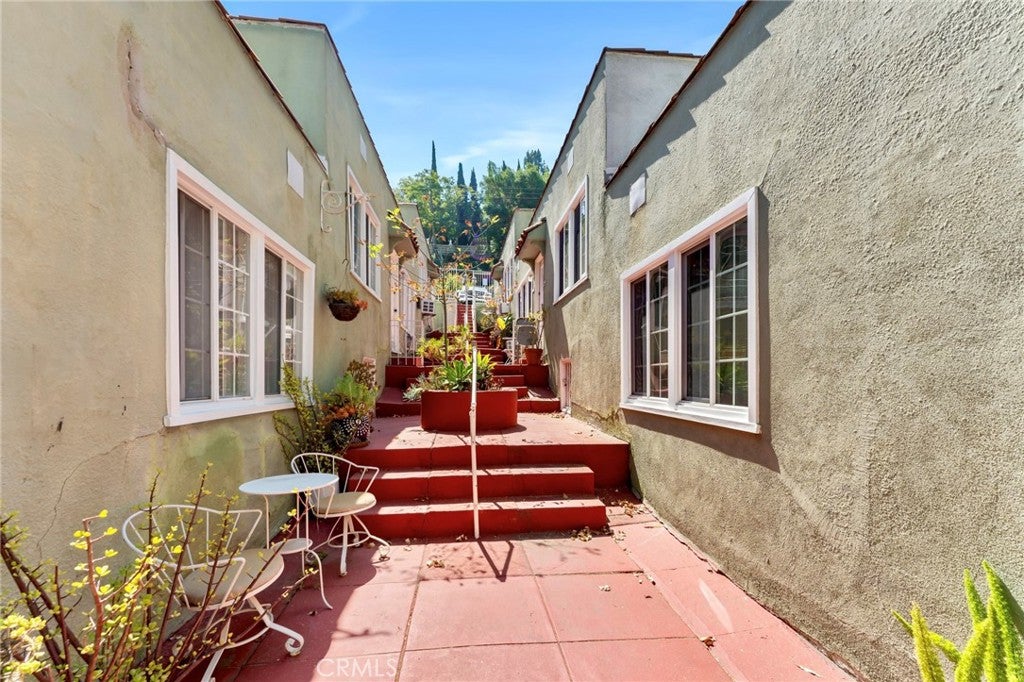 15361538 Silver Lake