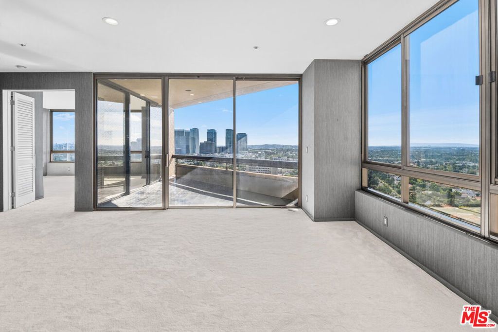 Photo of 10430 Wilshire Boulevard #1505, Los Angeles, CA 90024 (MLS # 26654055)