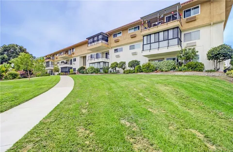 MLS: OC26067641
