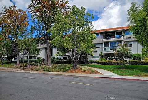 Photo of 2369 Via Mariposa E. #1-D, Laguna Woods, CA 92637 (MLS # OC26069821)