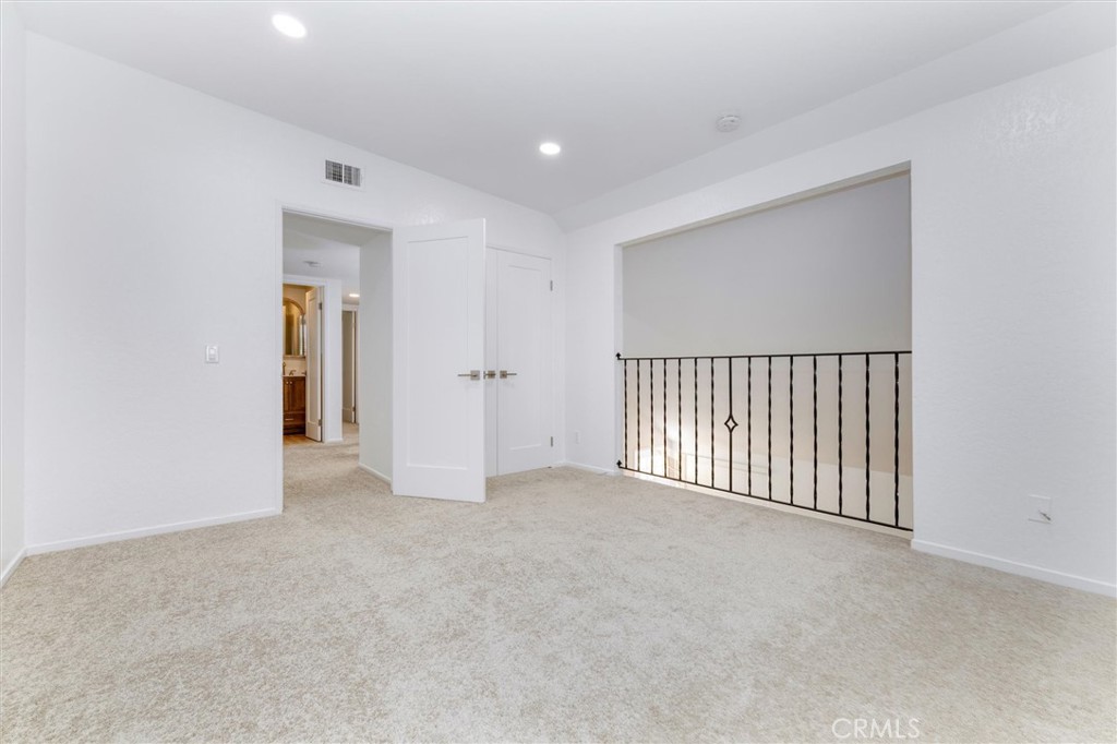 Valencia Racquet Club (VLRQ) - Residential Lease