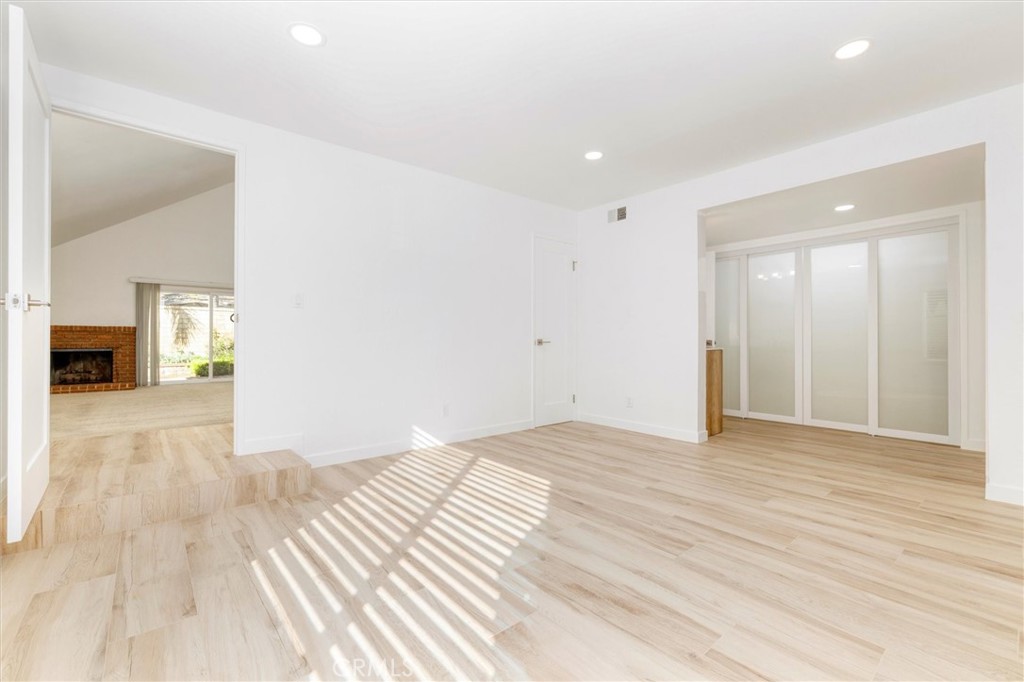 Valencia Racquet Club (VLRQ) - Residential Lease