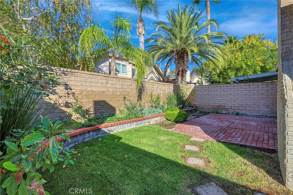 Valencia Racquet Club (VLRQ) - Residential Lease