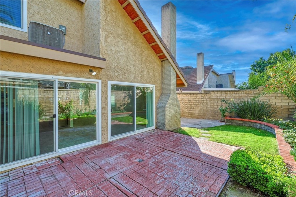 Valencia Racquet Club (VLRQ) - Residential Lease