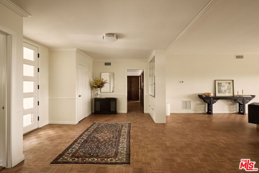 Photo of 949 N Norman Place, Los Angeles, CA 90049 (MLS # 26647543)