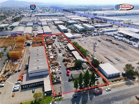 Photo of 14619 14619 Merrill Ave, Fontana, CA 92335 (MLS # CV25226587)