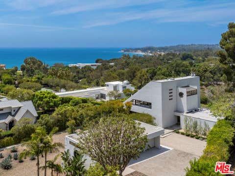 Photo of 27553 pacific Coast Highway, Malibu, CA 90265 (MLS # 26872475)