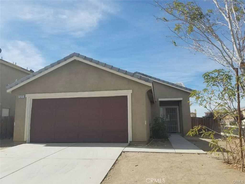 Beautiful one level home located in desired Brentwood community, featuring 3 Bedrooms and 2 Bath. porcelain tile in the Kitchen, bathrooms and laundry room. laminate floor for all bedrooms, with closet door in each bedroom, Landscaping for front yard, low maintenance. Family room with fireplace, open kitchen area. Laundry room inside for your convenience. Very quiet neighborhood, close to schools, parks, and shopping centers, walking distance to Brentwood Elementary.