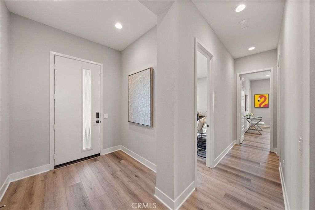 listing image 130727779608356214474