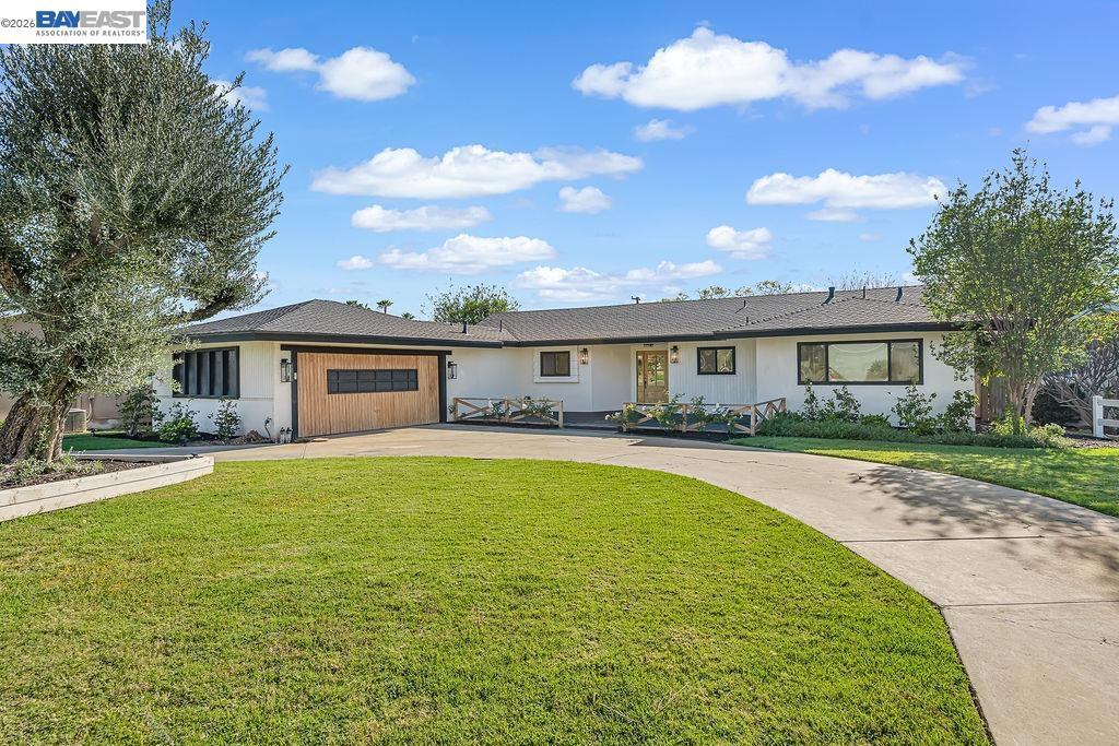 1215 Wardman Dr