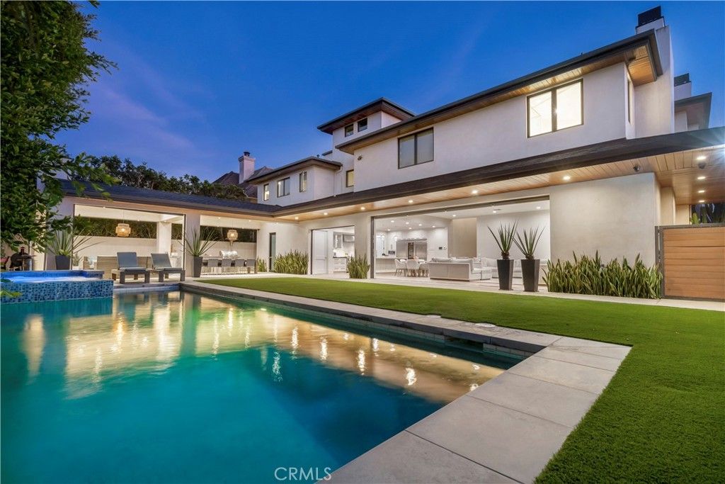 Photo of 660 Kings Road, Newport Beach, CA 92663 (MLS # LG26057879)