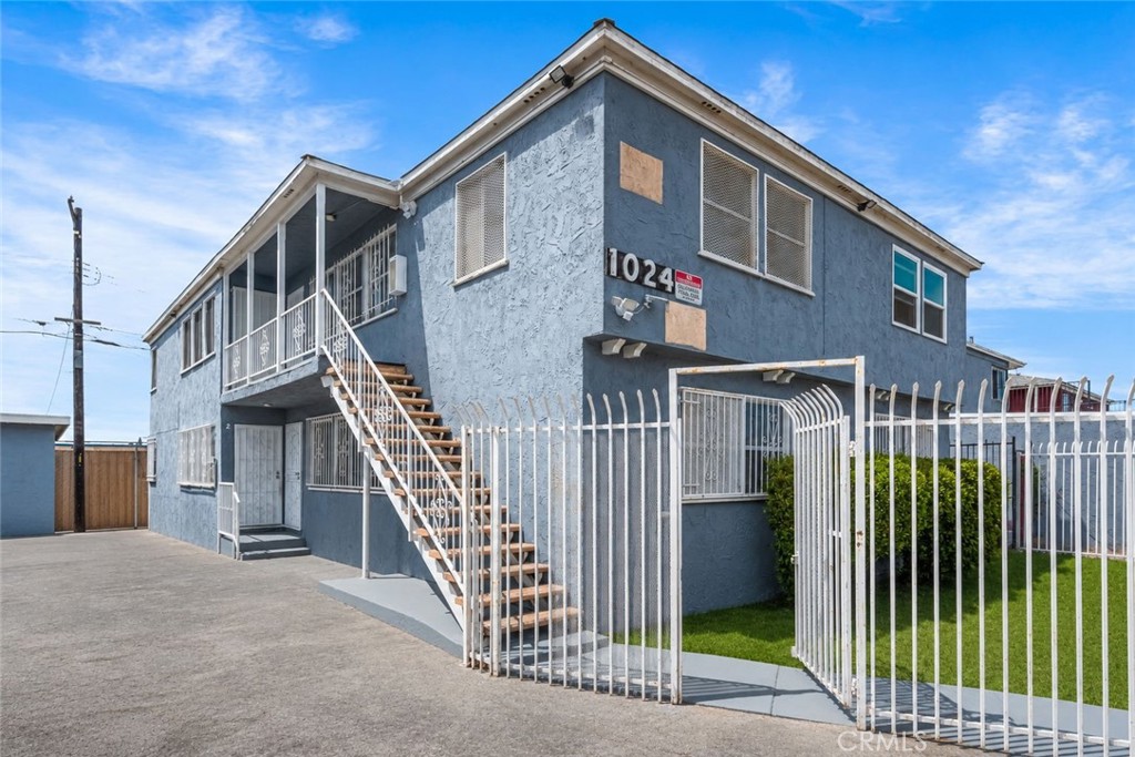 1024 W Reeve