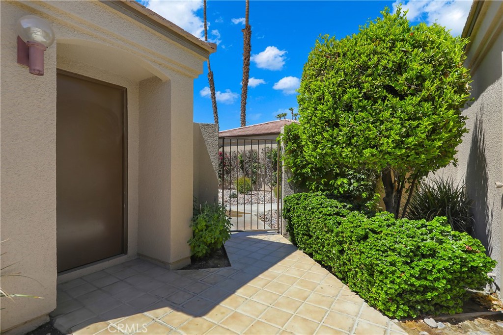 76238 Honeysuckle Drive
