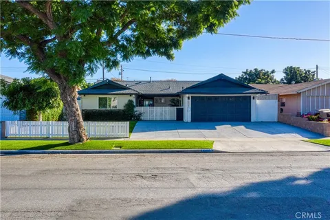 10562 Davit Ave, Garden Grove, CA 92843 - MLS#: OC25251185