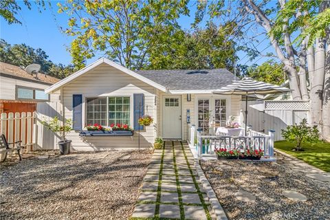 Photo of 2884 Crescent-Way Thousand Oaks Way, Thousand Oaks, CA 91362 (MLS # SR25245188)