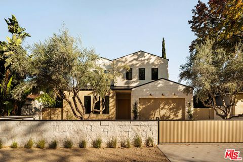 4724 Halbrent Avenue Sherman Oaks CA 91403