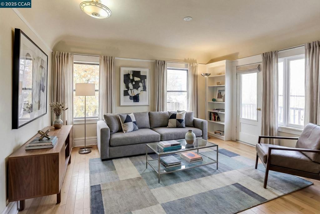 ADAMS POINT - Residential Income