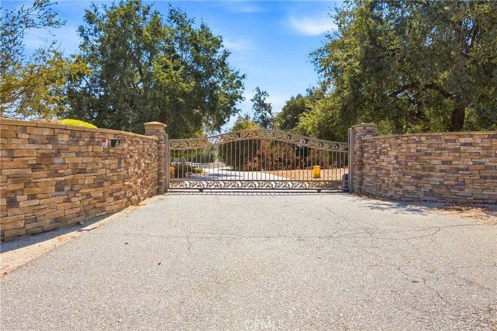 41653 Oak Trail Court