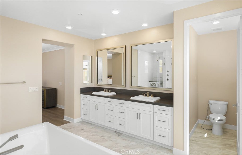 68 Bolide, Irvine CA 92618 - Photo 30