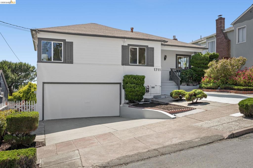 1711 Santa Clara St