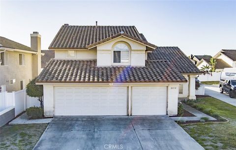 Photo of 2038 Ridgeline Ave, Vista, CA 92081 (MLS # IV26021074)