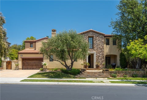 Photo of 25561 PRADO DE LAS BELLOTAS, Calabasas, CA 91302 (MLS # SR26147959)