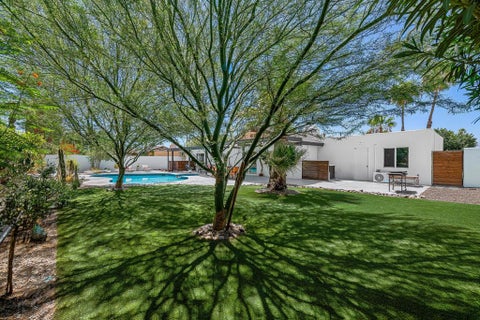 Tiny photo for 1110 E Vista Chino, Palm Springs, CA 92262 (MLS # 219150225PS)
