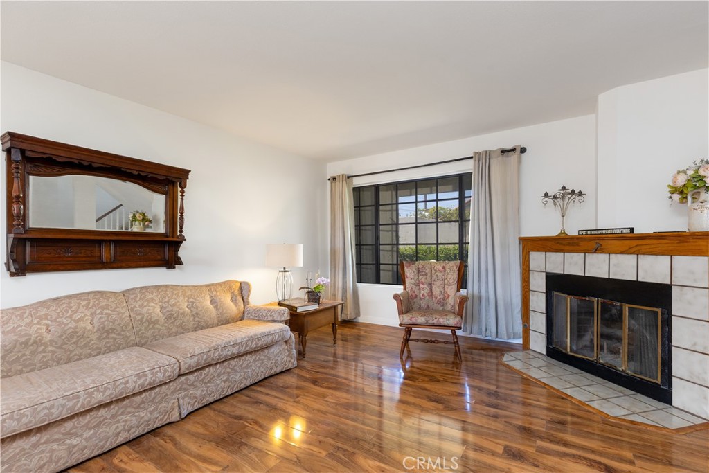854 N Harbor Boulevard